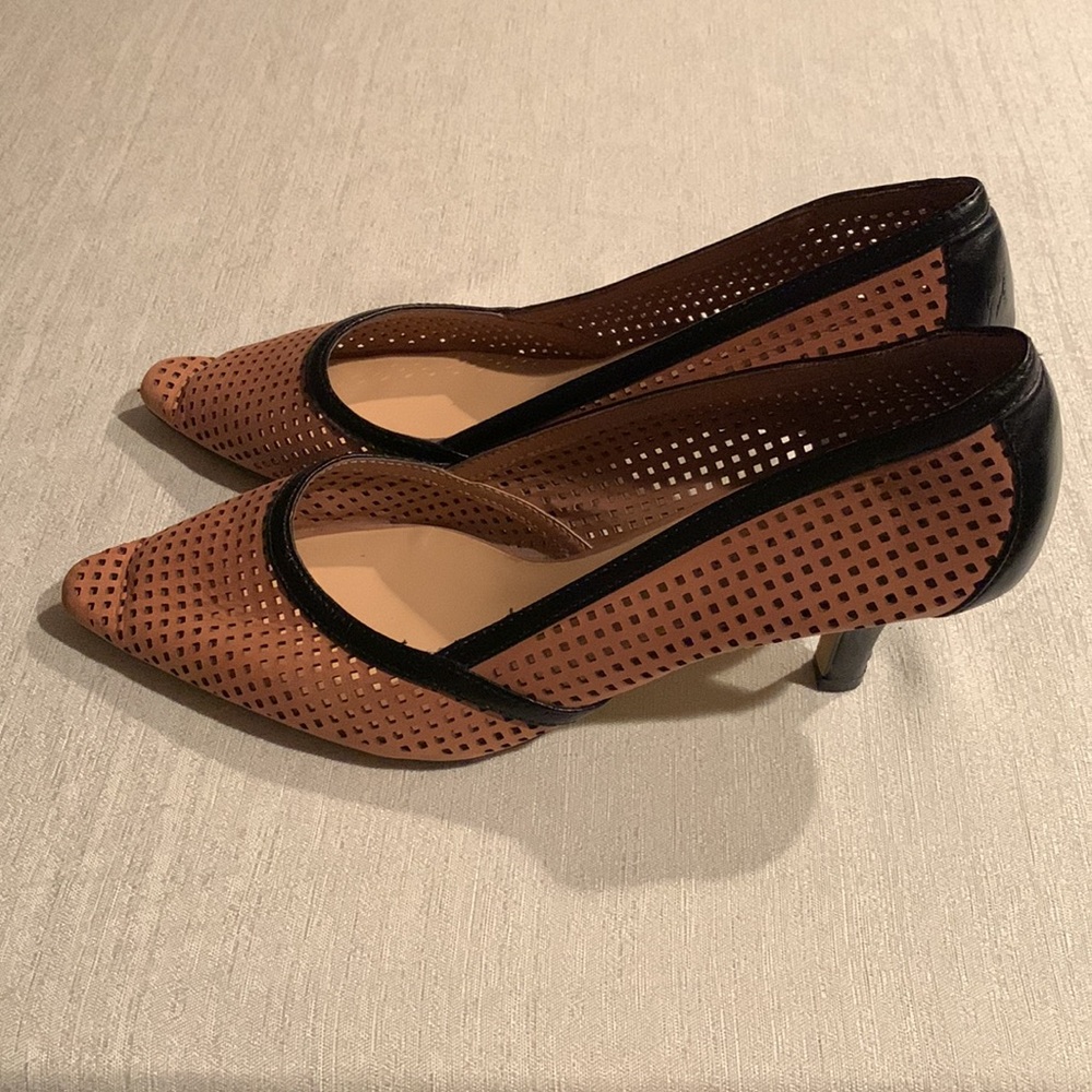 Bella Vita Genuine Leather Pumps - Picture 2 of 8